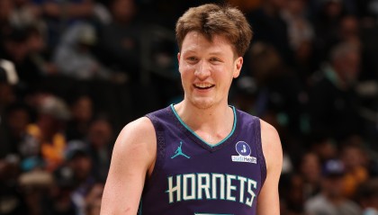 开云下载-专打硬仗！黄蜂客场豪取10连胜 期间大胜绿军29分 血虐掘金23分