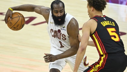 开云体育-首轮潜在对手？ESPN明日胜率预测：哈登单核骑士48.3% 老鹰51.7%